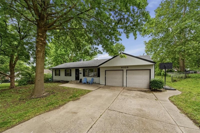6008 Farley Ave, Raytown, MO 64133