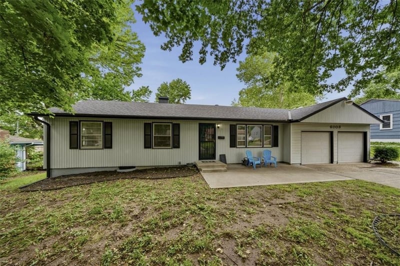 6008 Farley Ave, Raytown, MO 64133