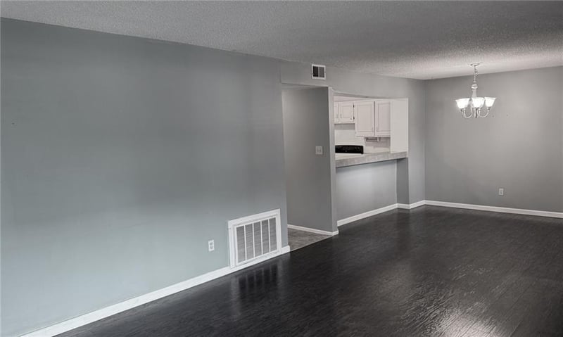 8822 106th Ter, Overland Park, KS 66212