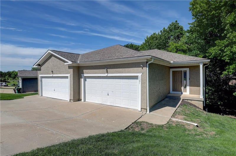 3301 103rd Ter, Kansas City, KS 66109