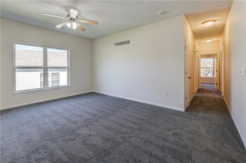 3303 103rd Ter, Kansas City, KS 66109