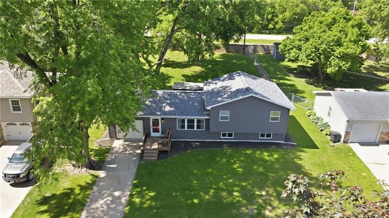 1522 Frankie Ln, St Joseph, MO 64503