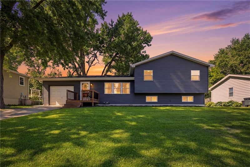 1522 Frankie Ln, St Joseph, MO 64503