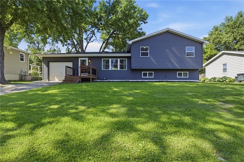 1522 Frankie Ln, St Joseph, MO 64503