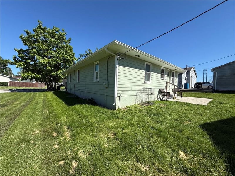117 N Boardman St, Pleasant Hill, MO 64080