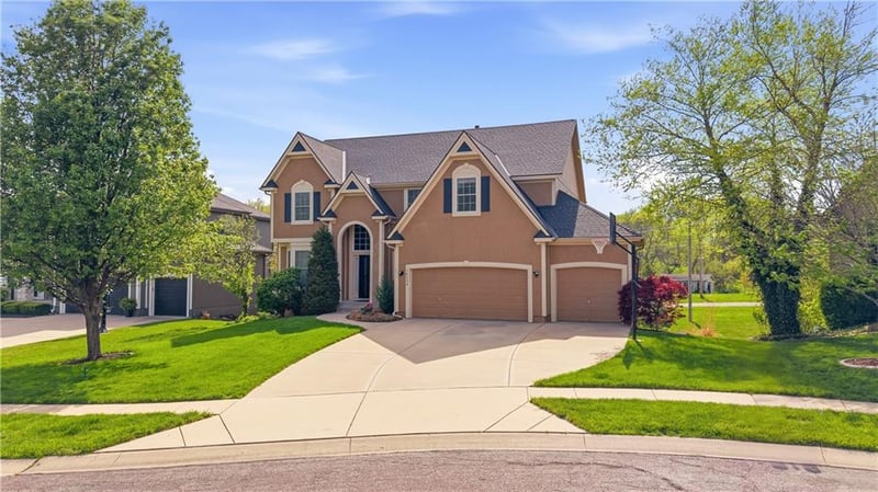 16224 Birch St, Overland Park, KS 66085