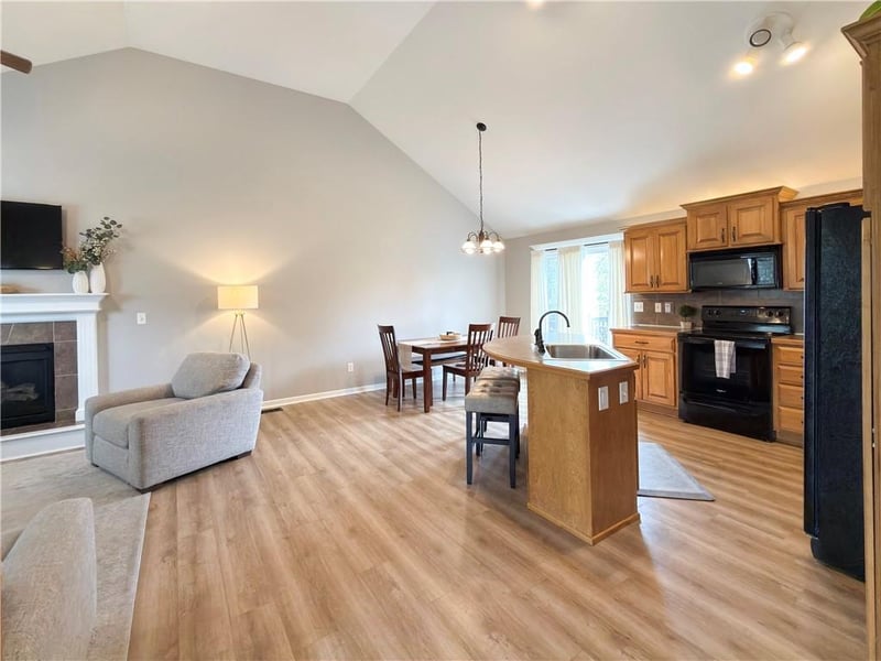 8707 101st Ter, Kansas City, MO 64157