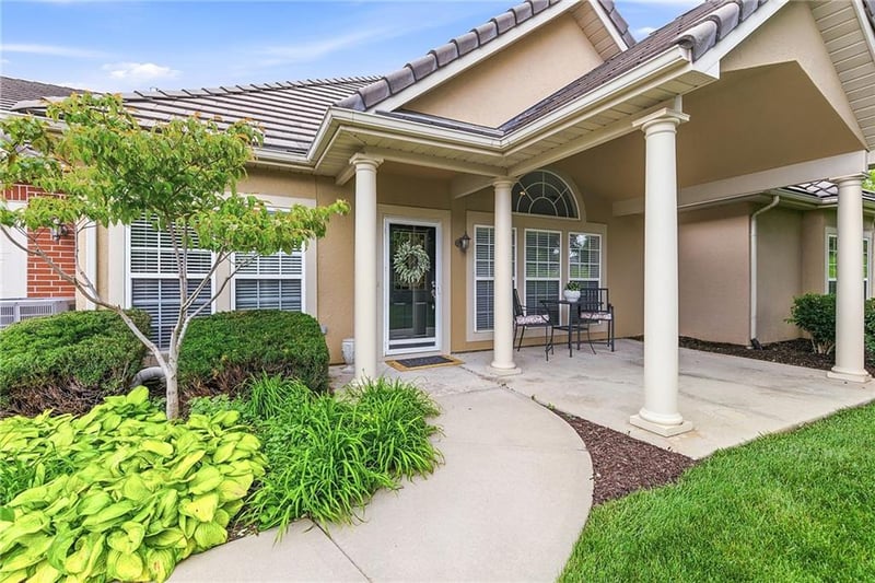 5426 145th St, Leawood, KS 66224