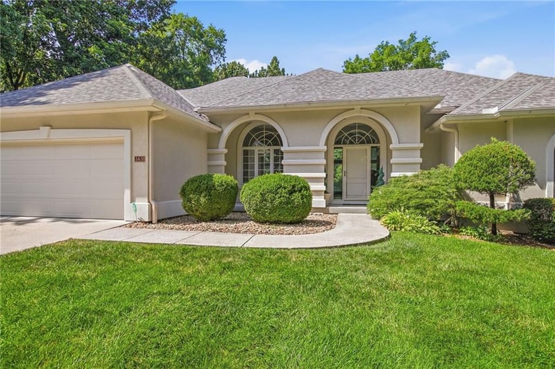 3431 Pink Hill Cir, Blue Springs, MO 64015