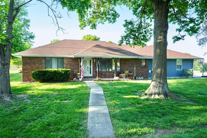 801 Shona Dr, Gallatin, MO 64640