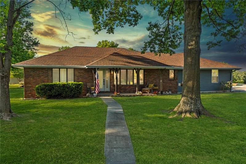 801 Shona Dr, Gallatin, MO 64640