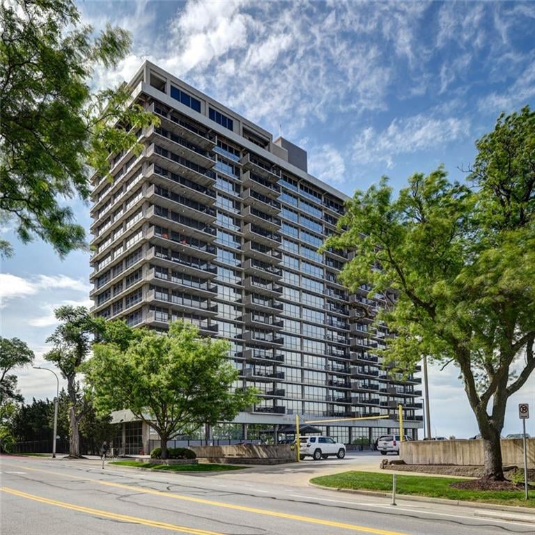 600 Admiral Blvd #305, Kansas City, MO 64106