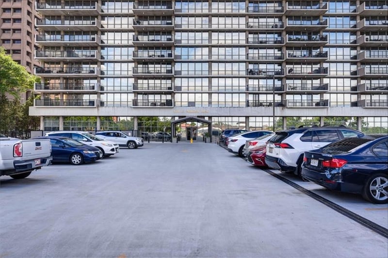 600 Admiral Blvd #305, Kansas City, MO 64106