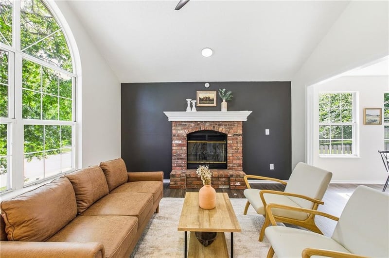 612 Bugle Ct, Blue Springs, MO 64014