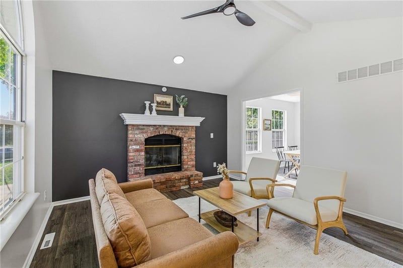 612 Bugle Ct, Blue Springs, MO 64014