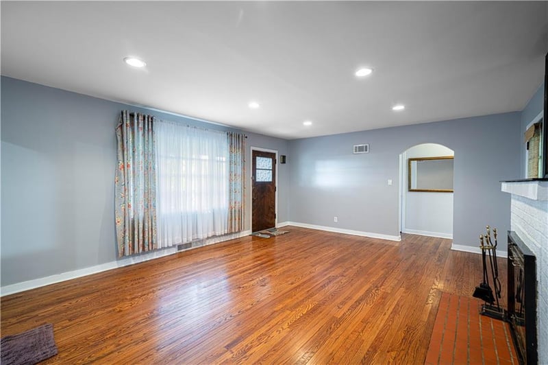 1703 40th St, St Joseph, MO 64507