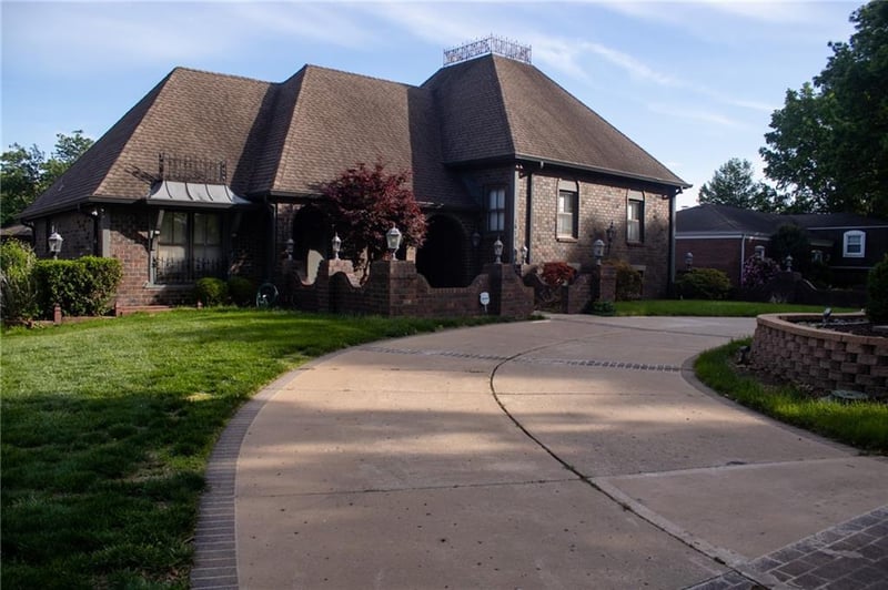 16701 George Franklyn Dr, Independence, MO 64055
