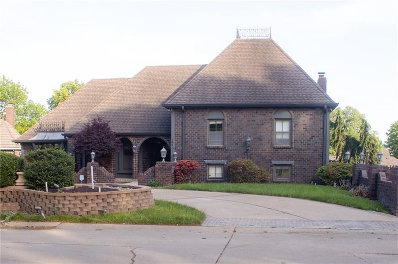 16701 George Franklyn Dr, Independence, MO 64055