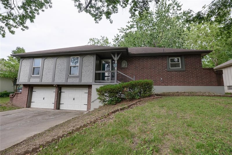 1304 23rd St, Blue Springs, MO 64015