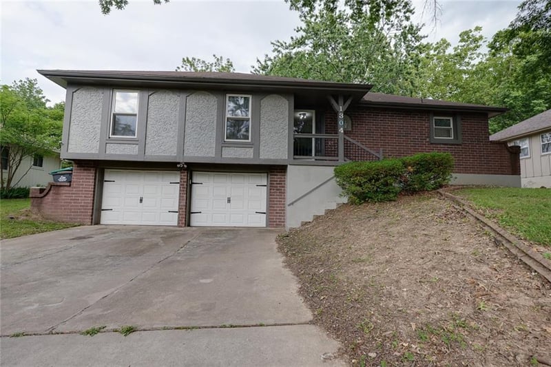 1304 23rd St, Blue Springs, MO 64015