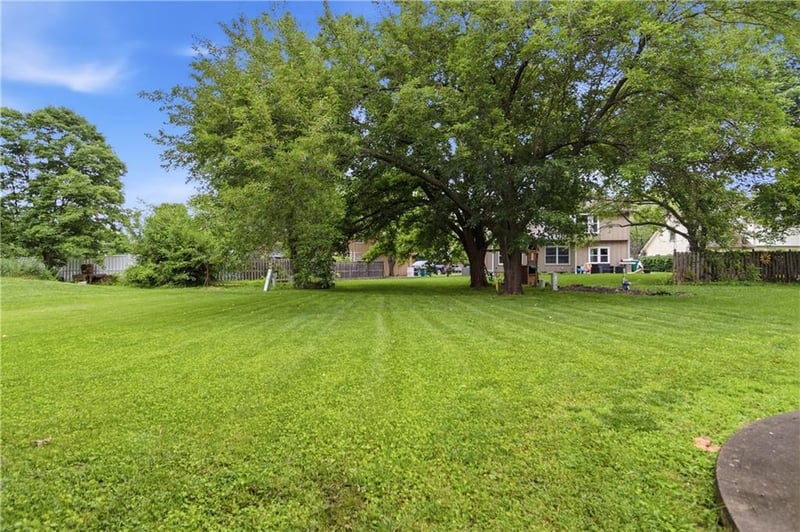 11683 Grant Dr, Overland Park, KS 66210