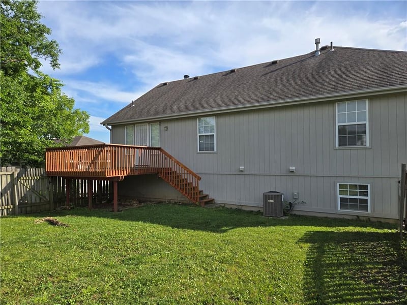 2128 British Dr, Lee's Summit, MO 64081