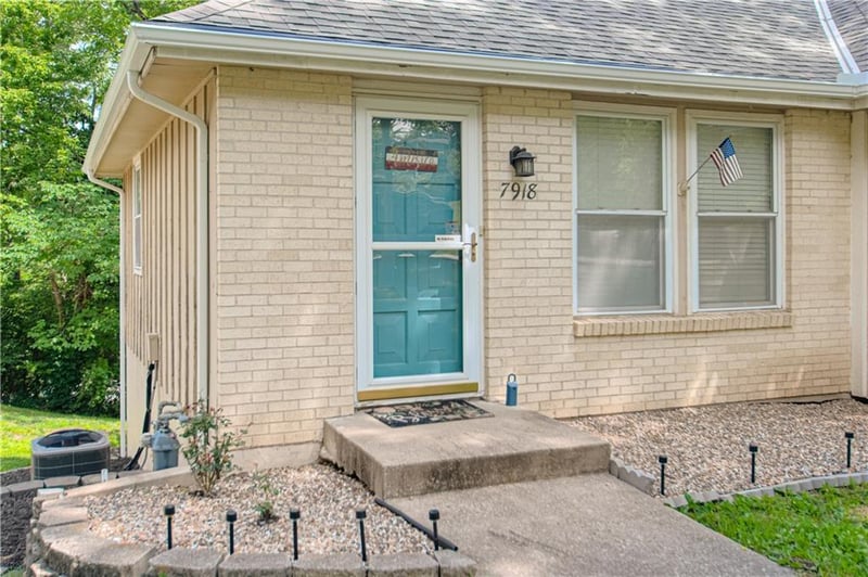 7918 Cadwallader Rd, Kansas City, MO 64152