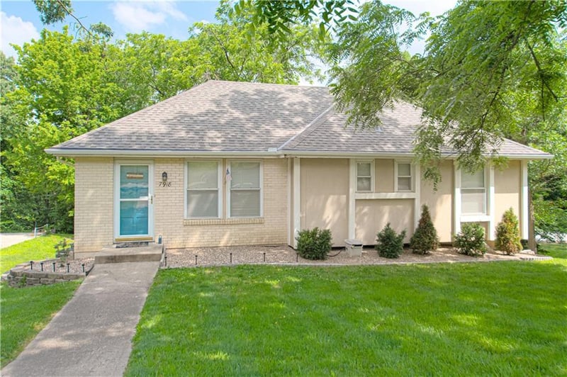 7918 NW Cadwallader Rd, Kansas City, MO 64152