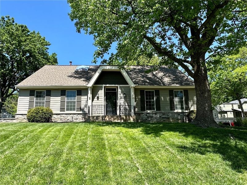 12802 101st St, Lenexa, KS 66215