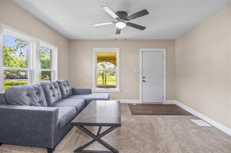 902 Pine St, Holden, MO 64040