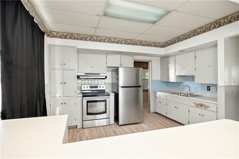922 15th St, St Joseph, MO 64503