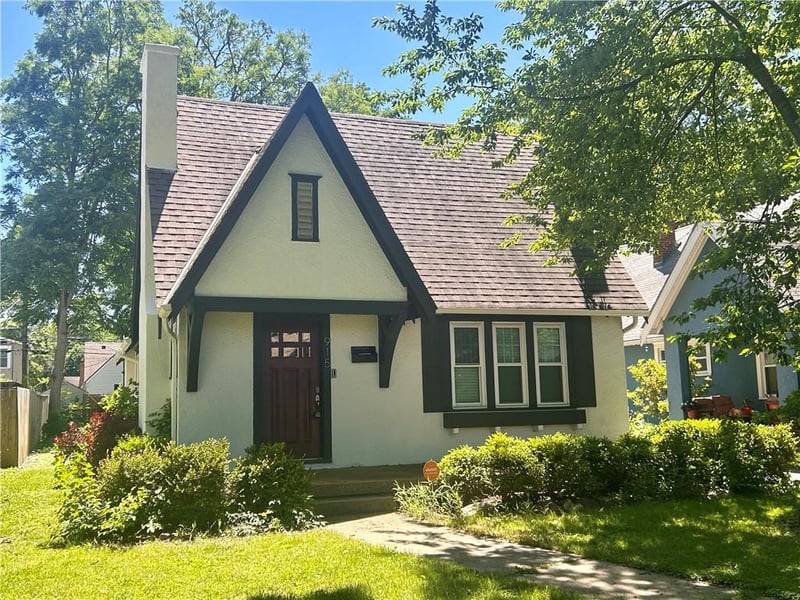 915 76th Ter, Kansas City, MO 64131