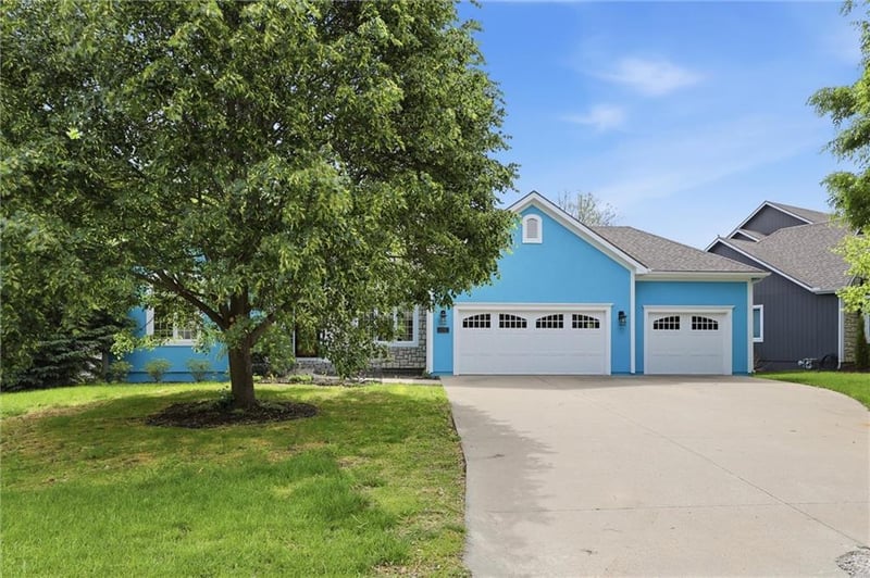 1140 Waverly Dr, Lawrence, KS 66049