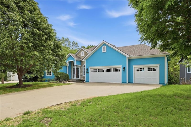 1140 Waverly Dr, Lawrence, KS 66049