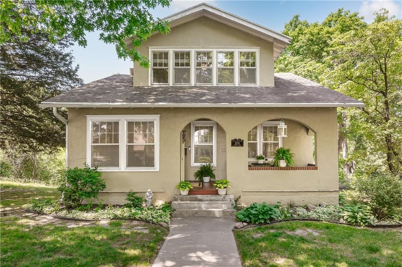 2024 Lovers Ln, St Joseph, MO 64505