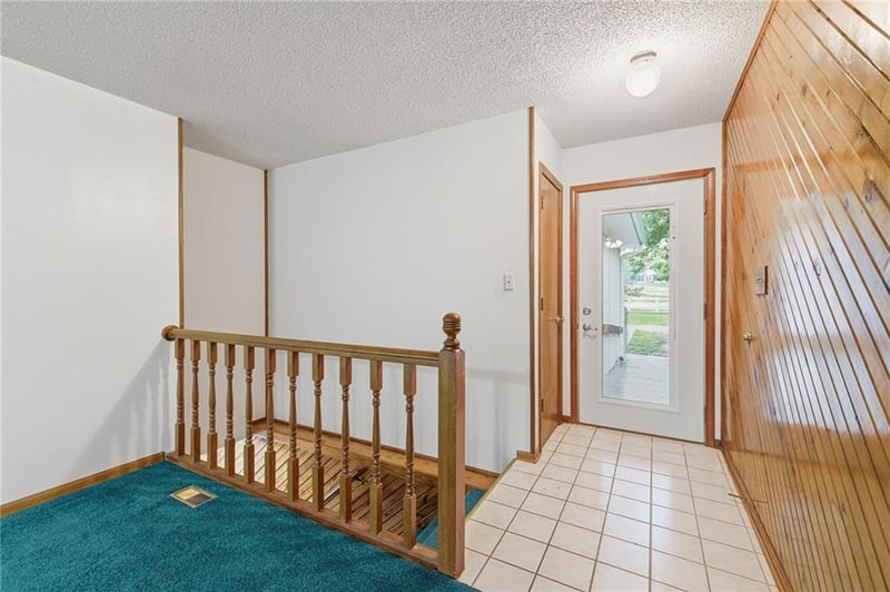 10604 240th St, Peculiar, MO 64078