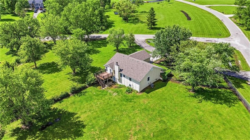 10604 240th St, Peculiar, MO 64078