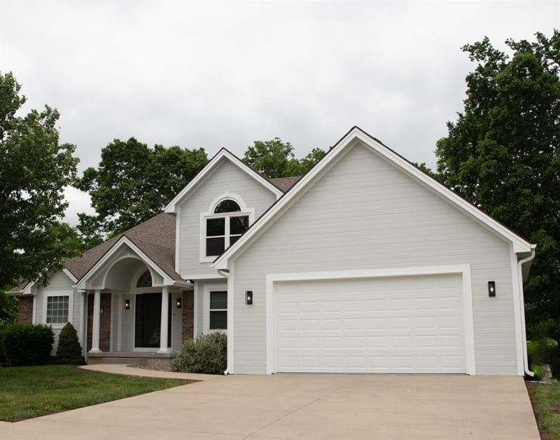 1207 Glenview St, Independence, MO 64056