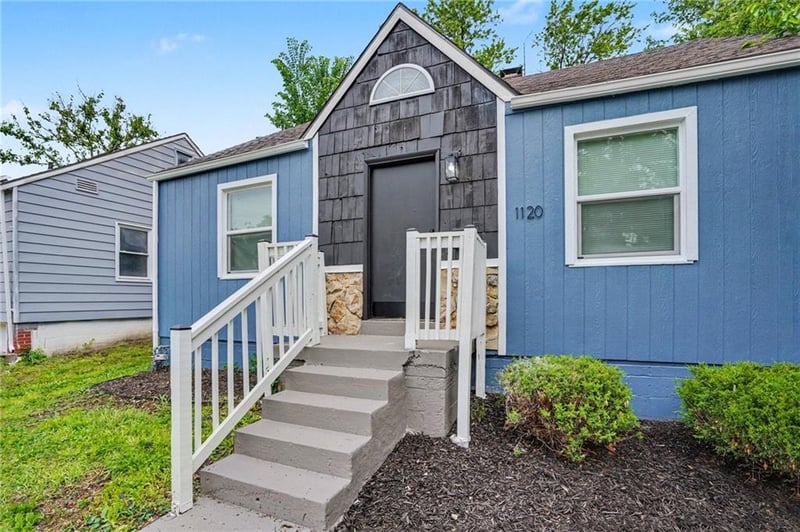 1120 E 79th St, Kansas City, MO 64131