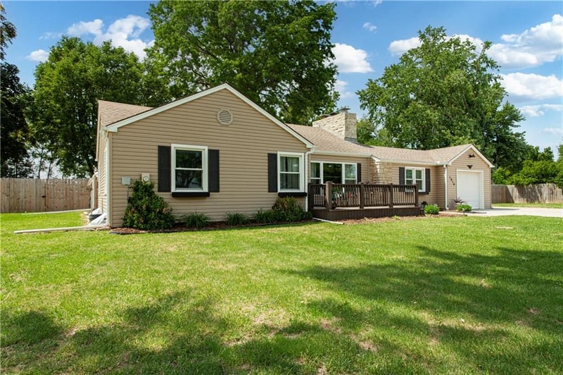 1916 James Downey Rd, Independence, MO 64057