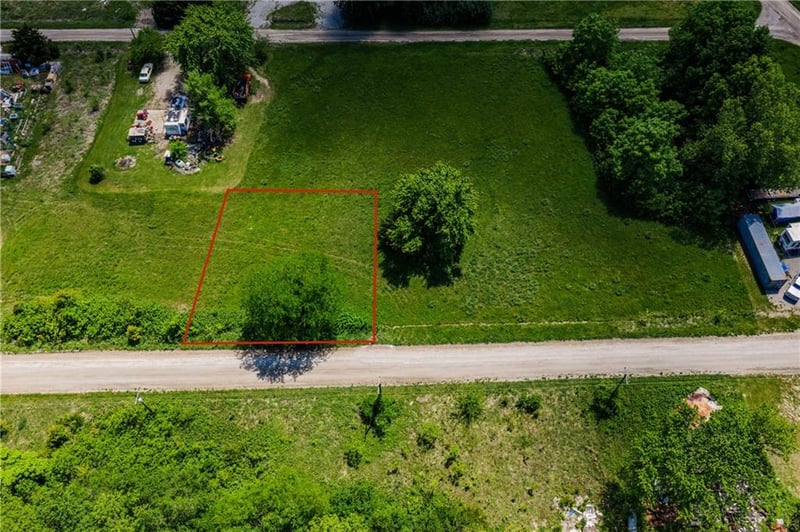 102 Branch Dr, Mound City, KS 66056