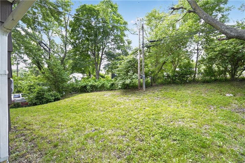 7801 48th St, Kansas City, MO 64129