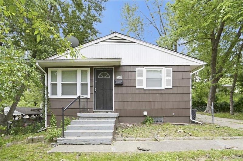 7801 48th St, Kansas City, MO 64129