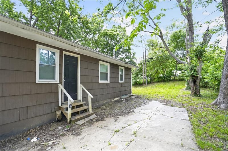 7801 48th St, Kansas City, MO 64129