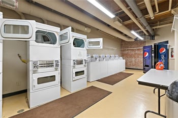308 W 8th St #201, Kansas City, MO 64105