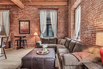 308 W 8th St #201, Kansas City, MO 64105