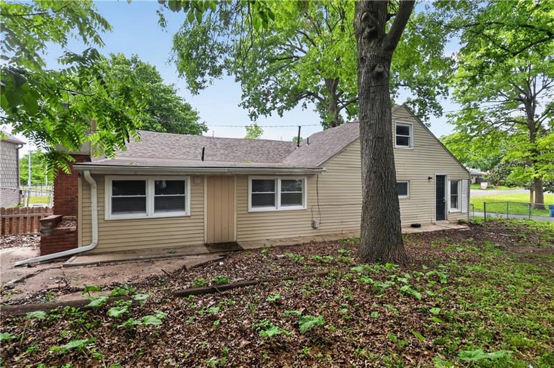 701 Jones St, Independence, MO 64052