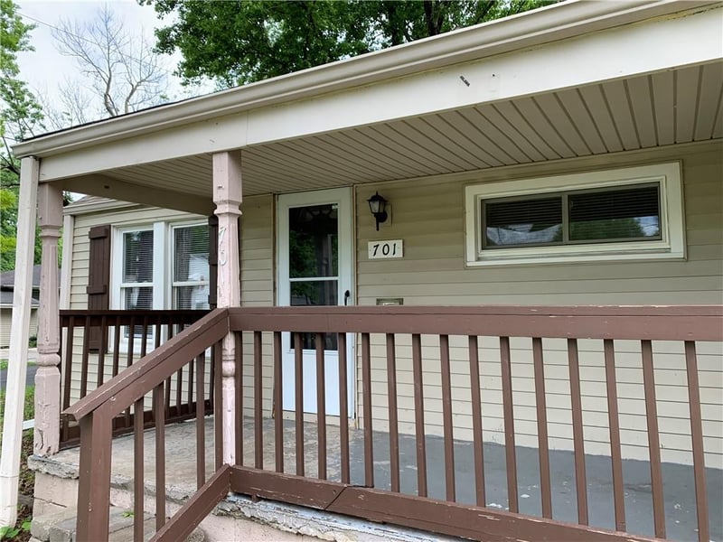 701 Jones St, Independence, MO 64052