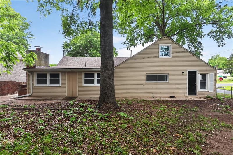 701 Jones St, Independence, MO 64052