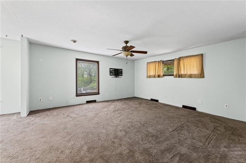 1916 N 94th St, Kansas City, KS 66112